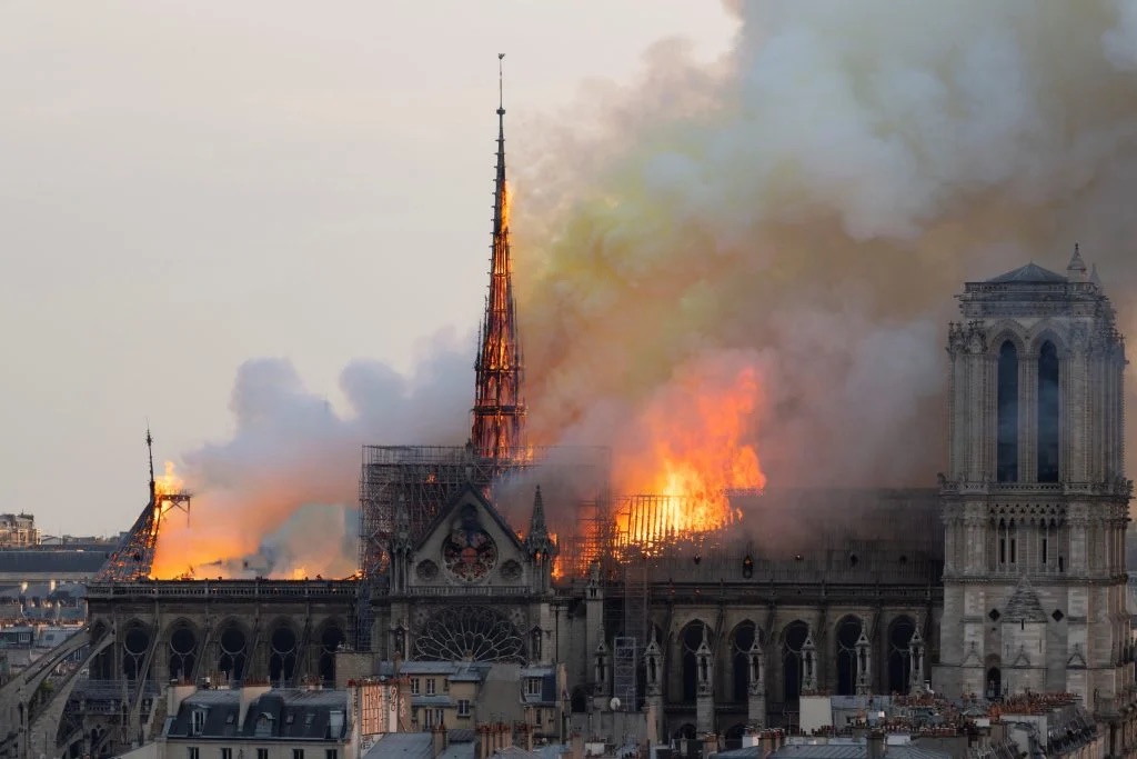 6._notre-dame-fire.jpg