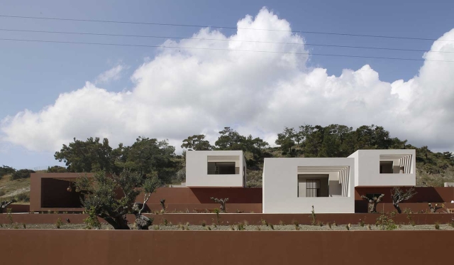 ''Floating Cubes'', πέντε εξοχικές κατοικίες στην Κάρπαθο
