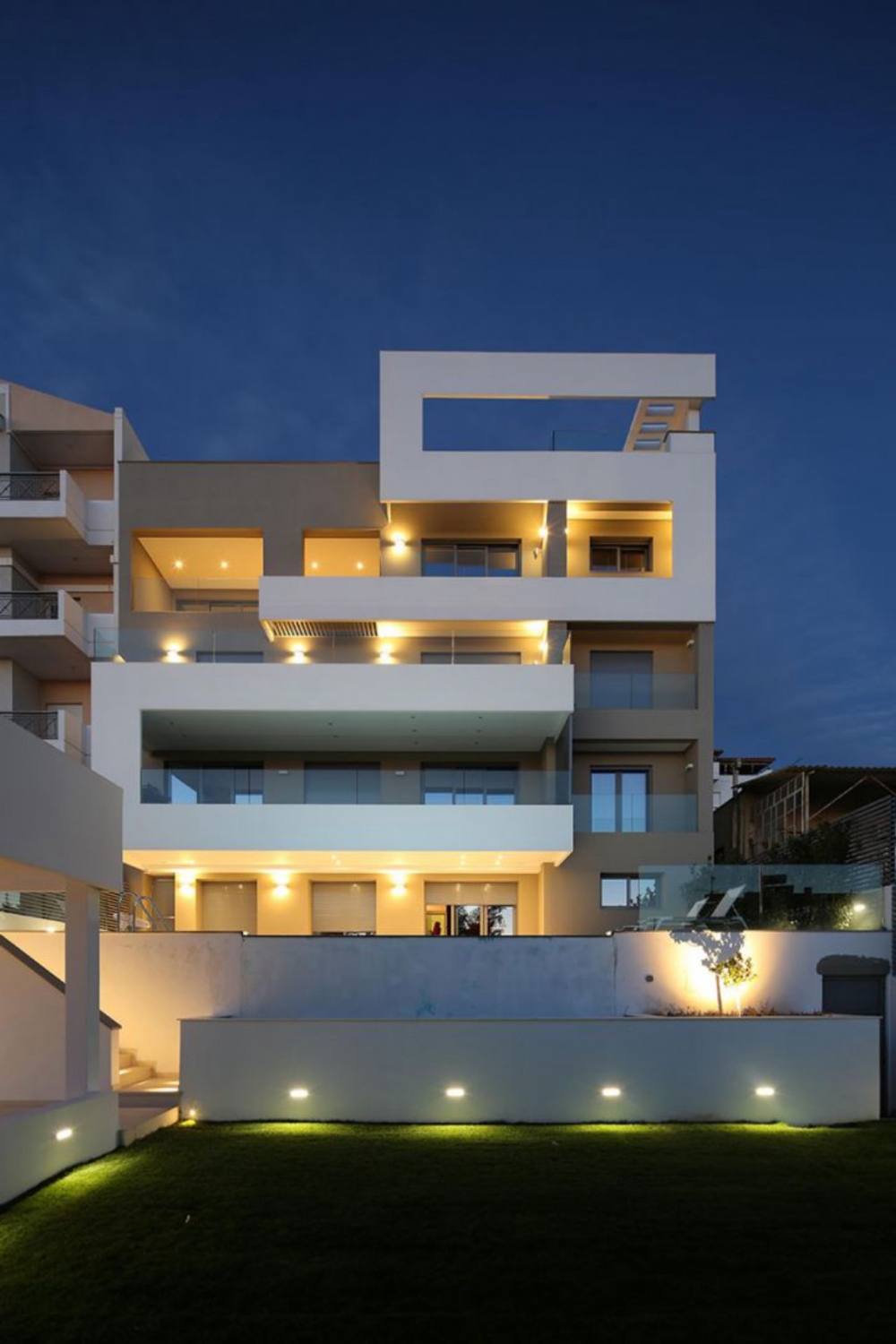 &quot;Lightscapes&quot;, residence renovation in Athens