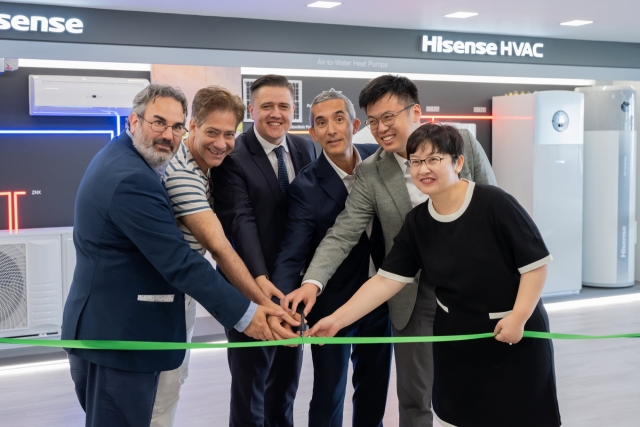 Εγκαίνια του Hisense Experience Center στην Αθήνα παρουσία της πολιτείας και της πρεσβείας της Κίνας
