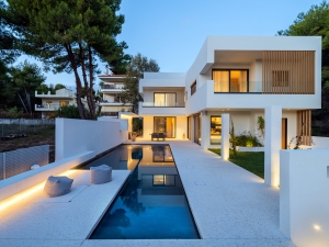 &quot;WaterFall House&quot; ανακαίνιση και σχεδιασμός εξωτερικού χώρου στους πρόποδες του όρους Πεντέλη