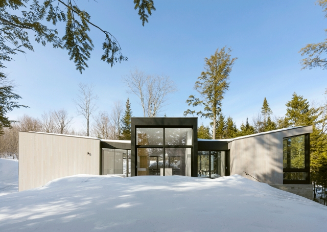 Εξοχική κατοικία "Triptych" δίπλα σε λίμνη στον Καναδά