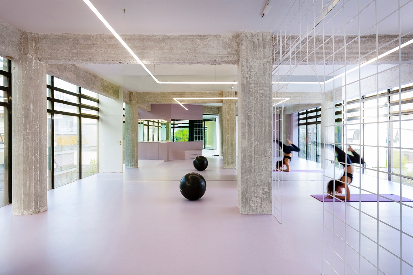 Μετατροπή ενός ανοιχτού χώρου γραφείων σε ένα σύγχρονο Pilates Studio στην Αγία Παρασκευή