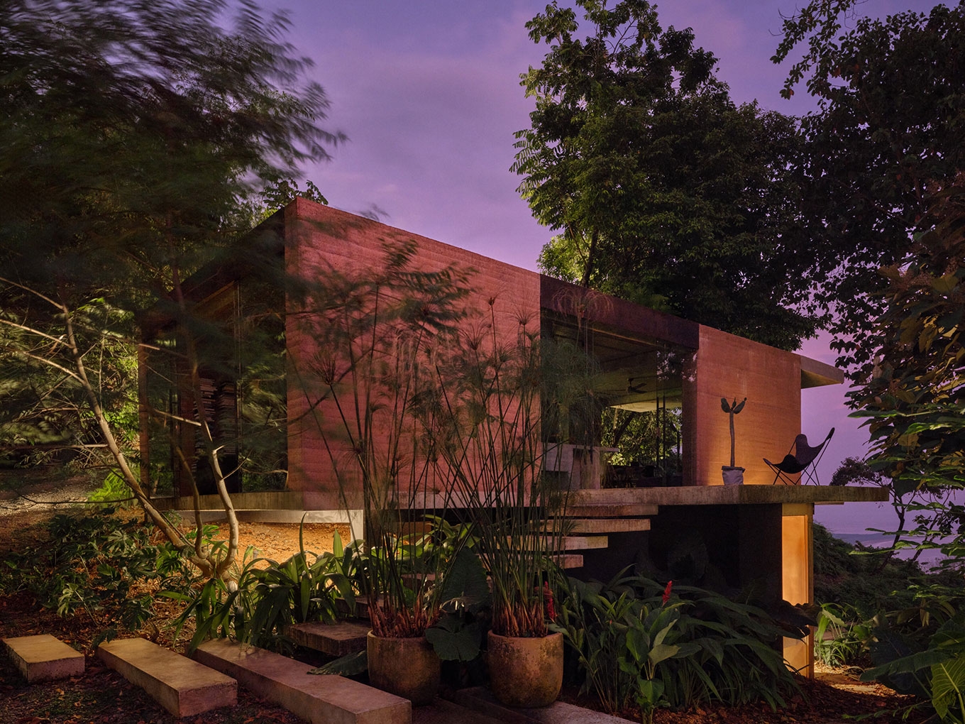 "Studio House" μια απλή κατοικία, γεννημένη από την αρμονία αρχιτεκτονικής και τόπου.