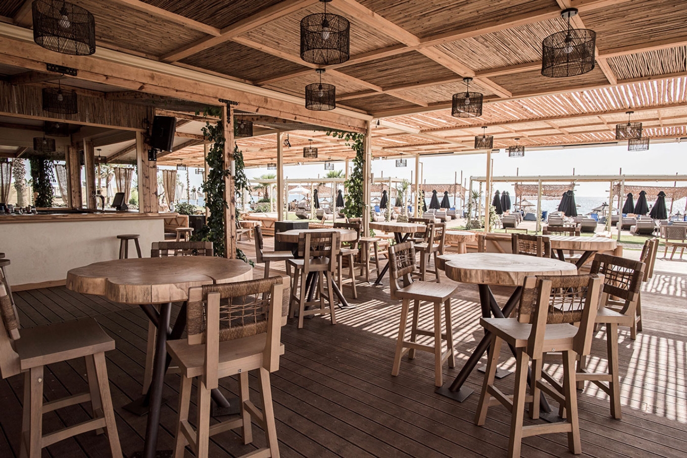 "Mango beach experience'' bar – restaurant