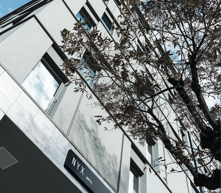 Η αρχιτεκτονική υπογραφή της ELVIAL στο NYX Hotel Thessaloniki